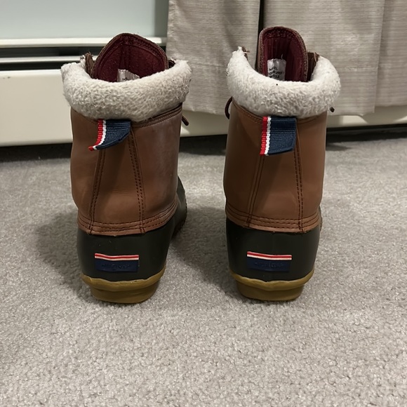 Winter Duck Boots - Picture 2 of 3